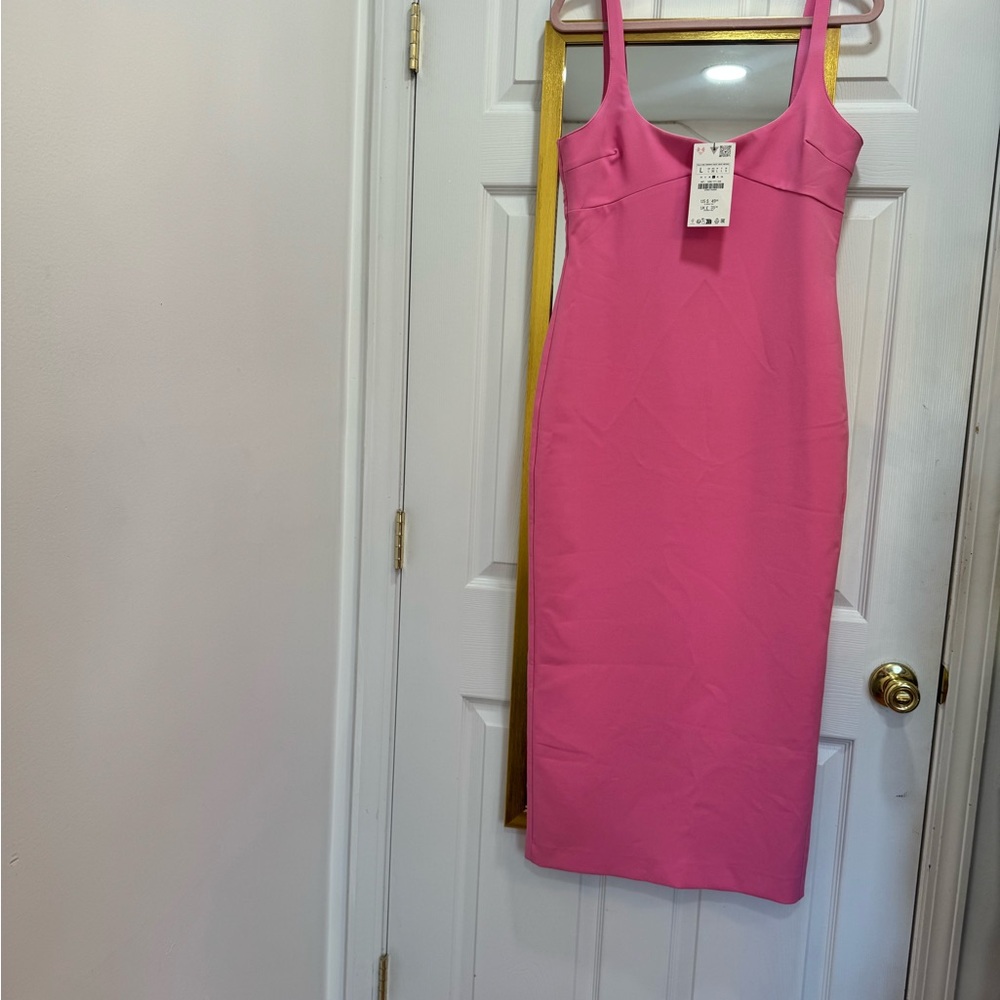 Pink Sleeveless Bodycon Dress - Picture 2 of 2